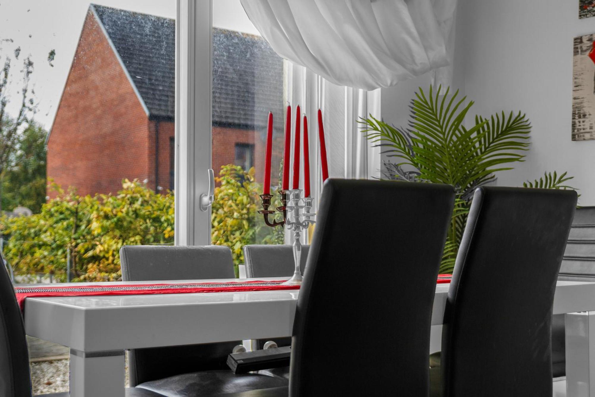 Cosy, Stylish Bedroom For Business And Work Travellers Édimbourg